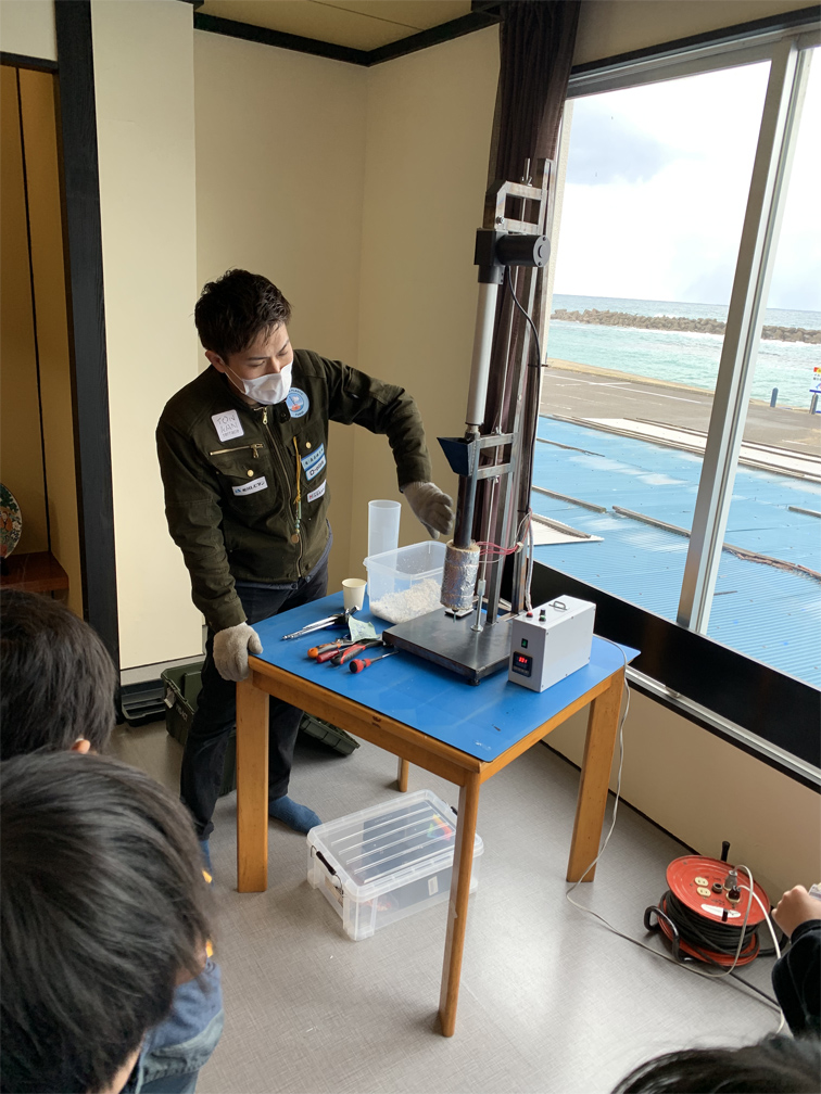 別の機械で溶かします