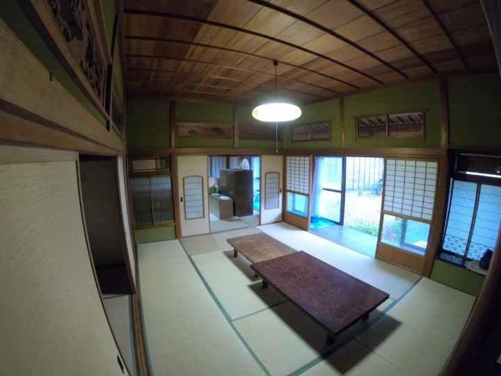 居間