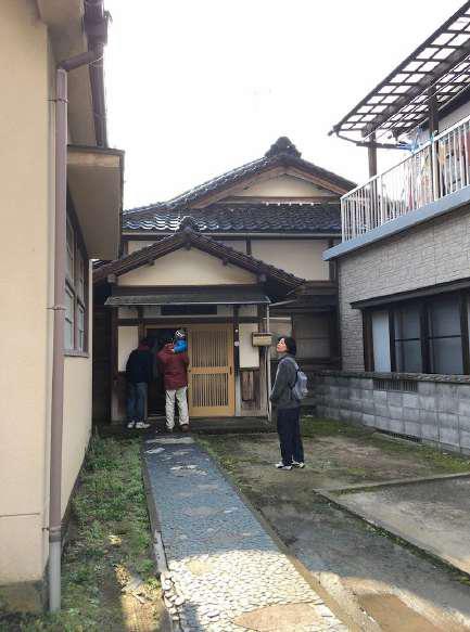 まっ田さんのお隣にあります。